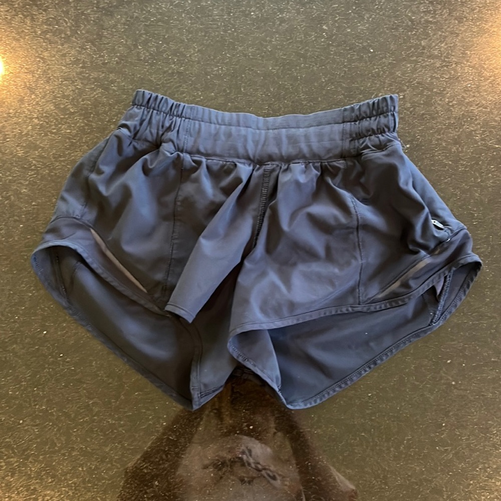 Lululemon navy, 2.5 inch, hotty hots (size 2)